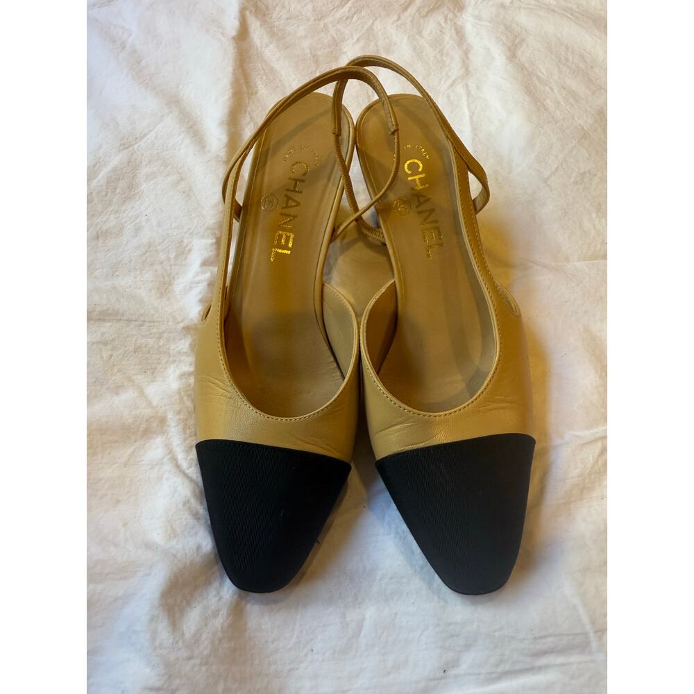 CHANEL Slingback Heels – Beige & Black – Size 37½C